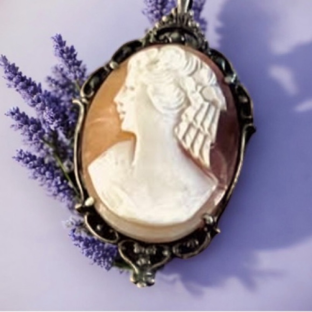 Elegant Cameo Pendant